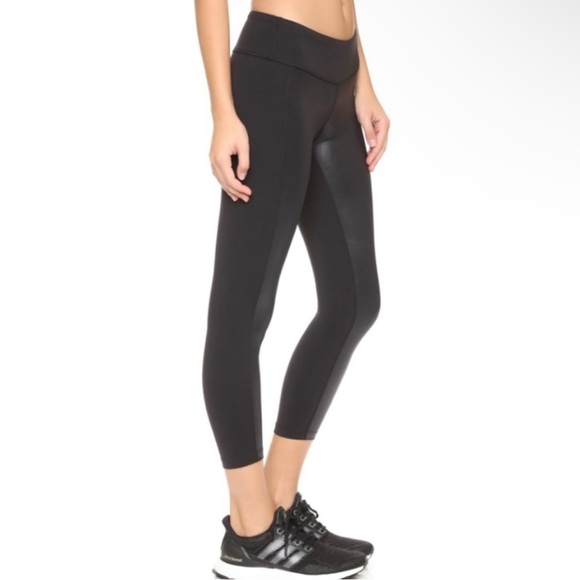 Splits59 Black Highlight Performance Cropped Capri Faux Leather Leggings Size M - Picture 2 of 12
